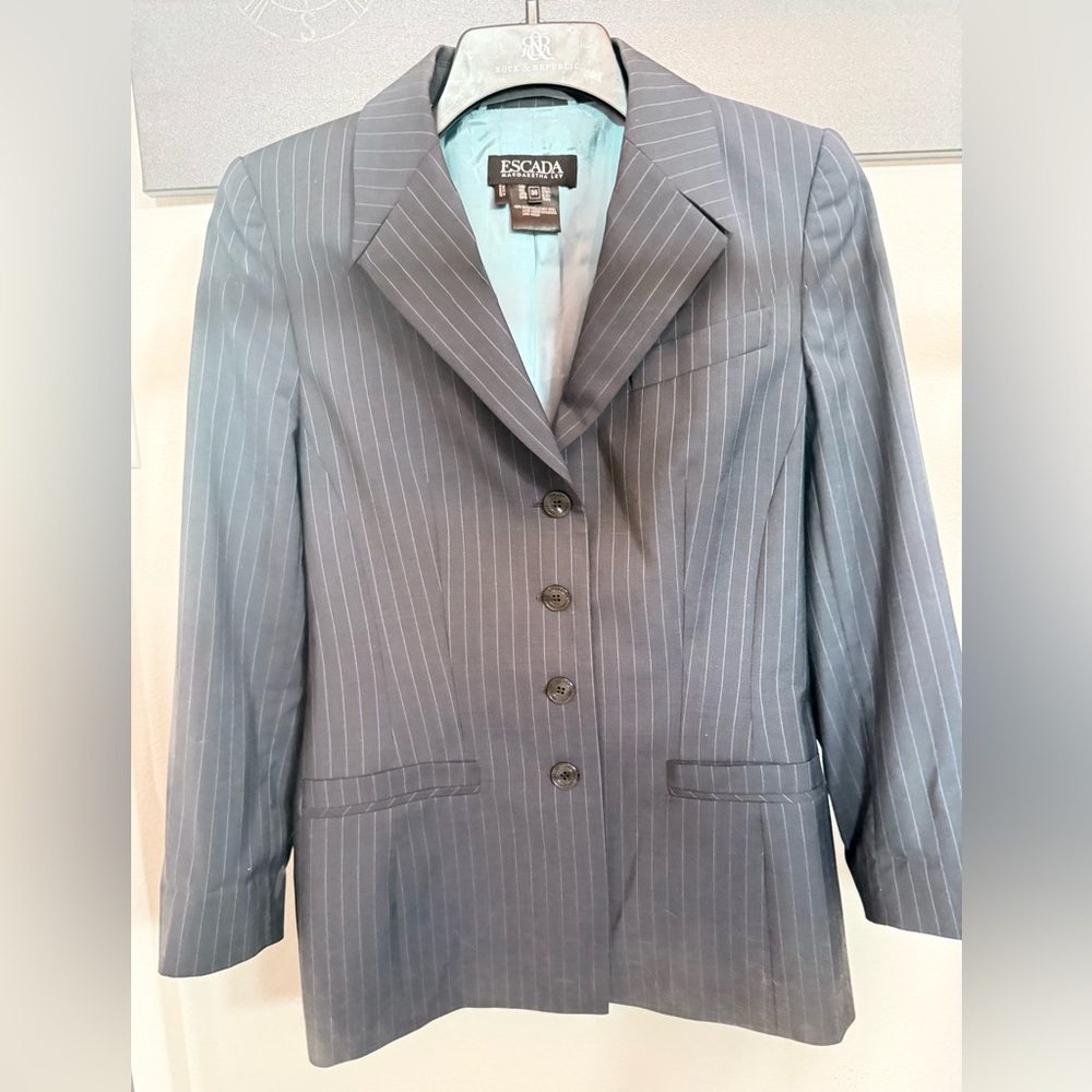 EUC Escada single-breasted 4-button wool pinstripe blazer, navy blue